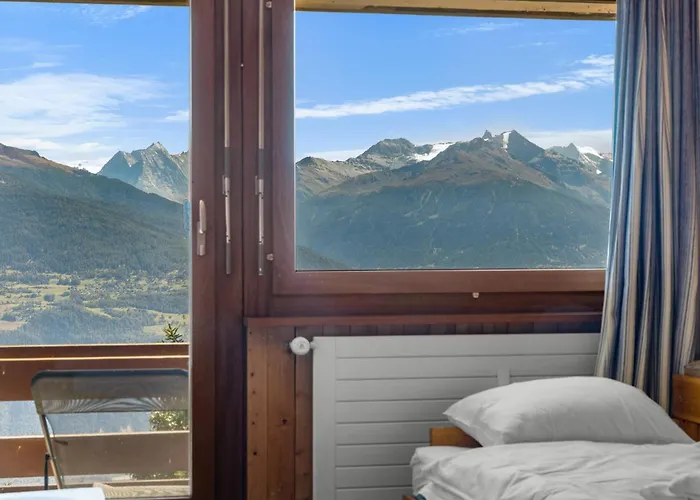Sagittaire 202, Sur La Place Du Village A Appartement