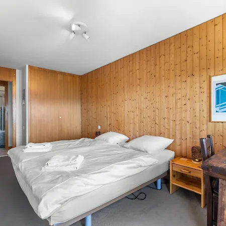 Sagittaire 202, Sur La Place Du Village A Apartamento *