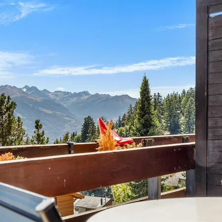 Sagittaire 202, Sur La Place Du Village A Apartamento *